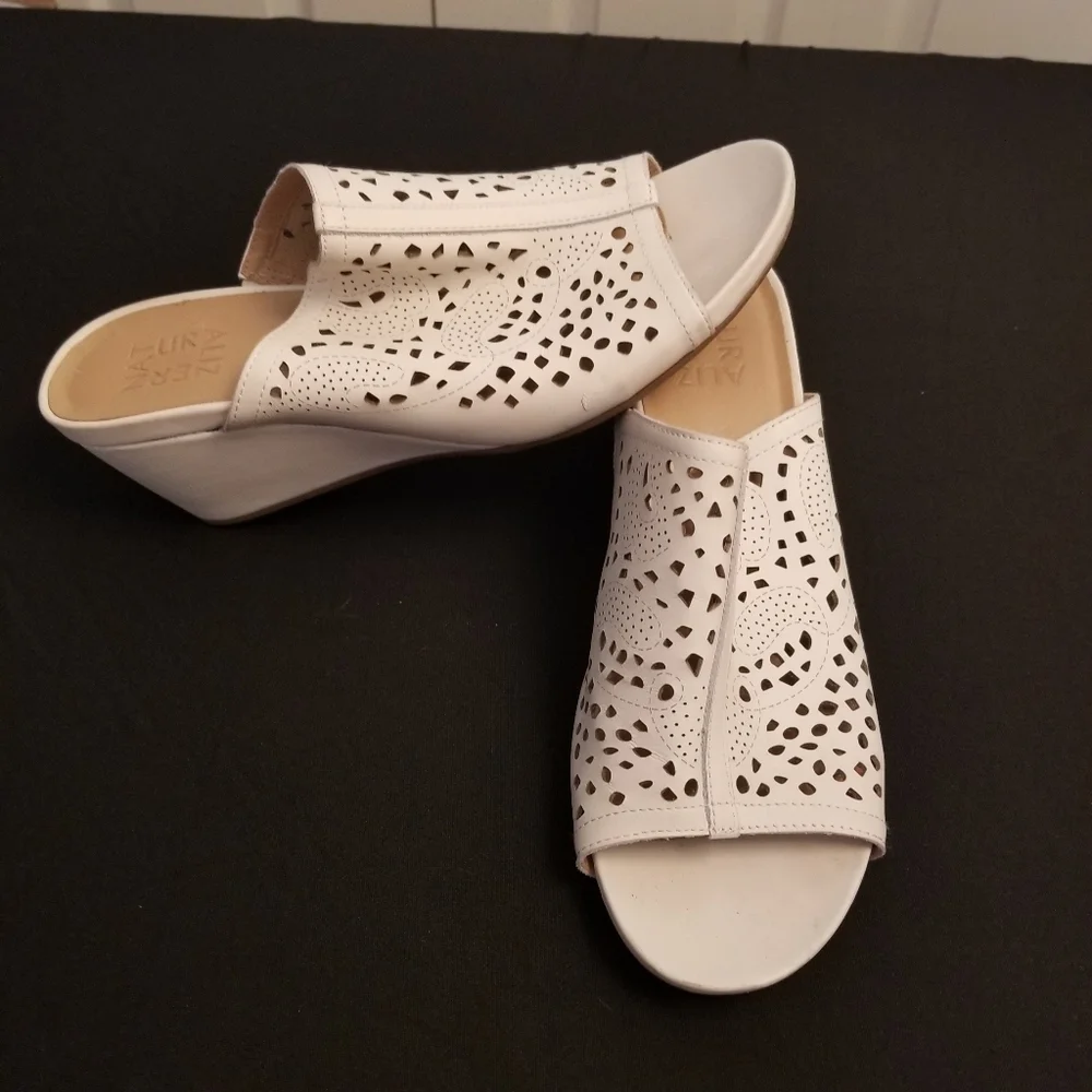 Naturalizer Womens CHARLOTTE Wedged Sandals Cut Out White Size 8N - Picture 7 of 7